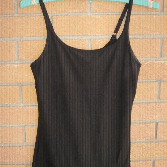Flexees Ladies Black Top Size Medium $5.00 AS AN ADD ON - Picture 1 of 2